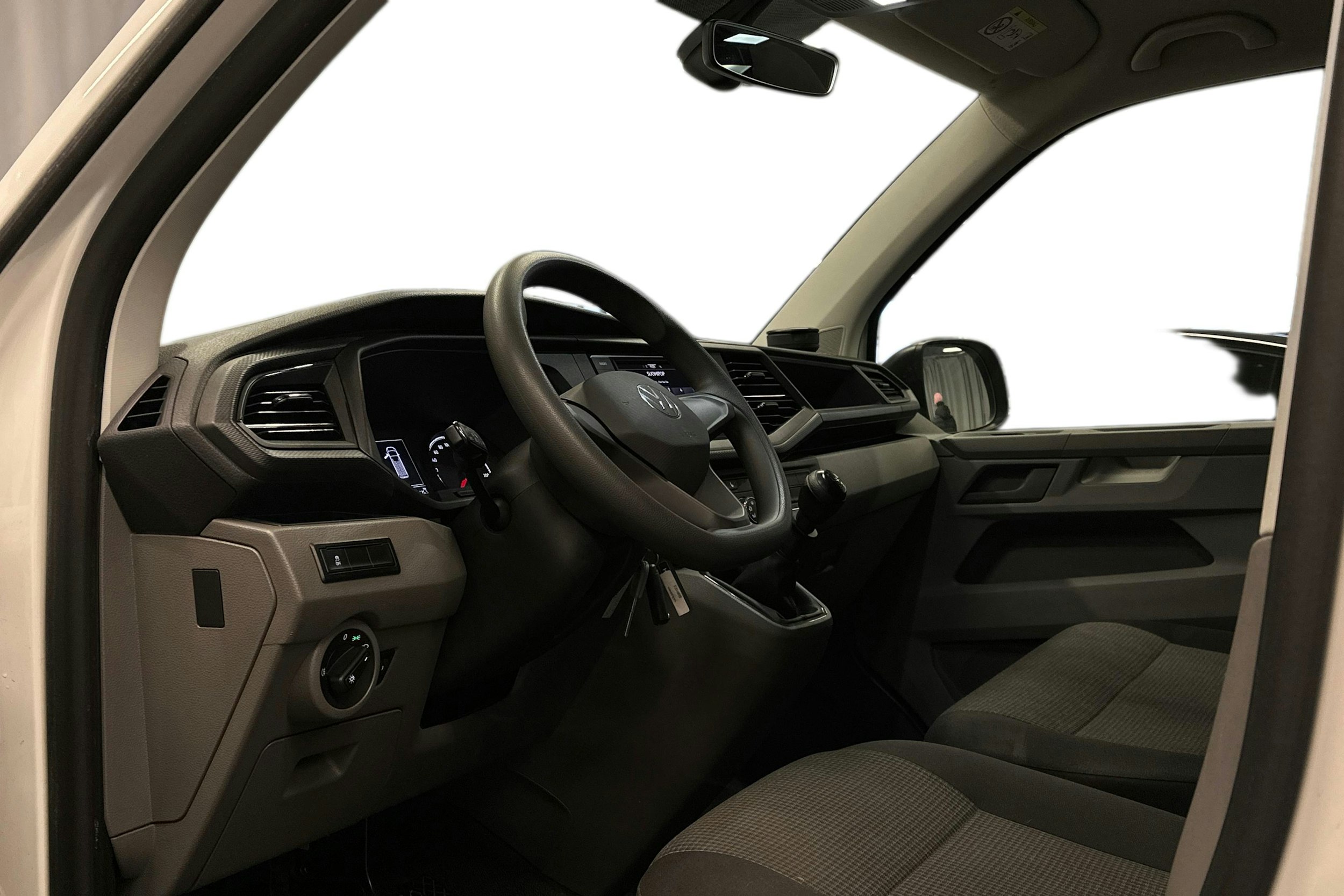 valkoinen Volkswagen Transporter 2024 kuva 8.