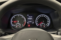 valkoinen Volkswagen Transporter 2024 kuva 14.