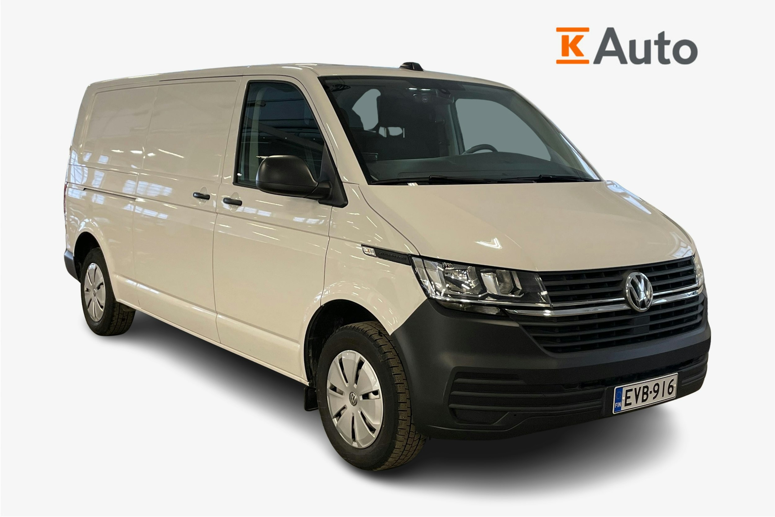 valkoinen Volkswagen Transporter 2024 kuva 1.