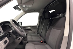 valkoinen Volkswagen Transporter 2024 kuva 11.