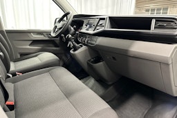 valkoinen Volkswagen Transporter 2024 kuva 15.