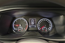 valkoinen Volkswagen Transporter 2024 kuva 17.