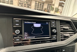 valkoinen Volkswagen Transporter 2024 kuva 20.