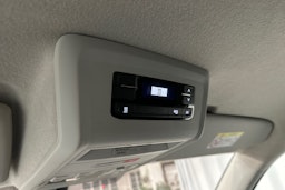 valkoinen Volkswagen Transporter 2024 kuva 22.