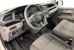 valkoinen Volkswagen Transporter 2024 kuva 8.