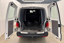 valkoinen Volkswagen Transporter 2024 kuva 15.