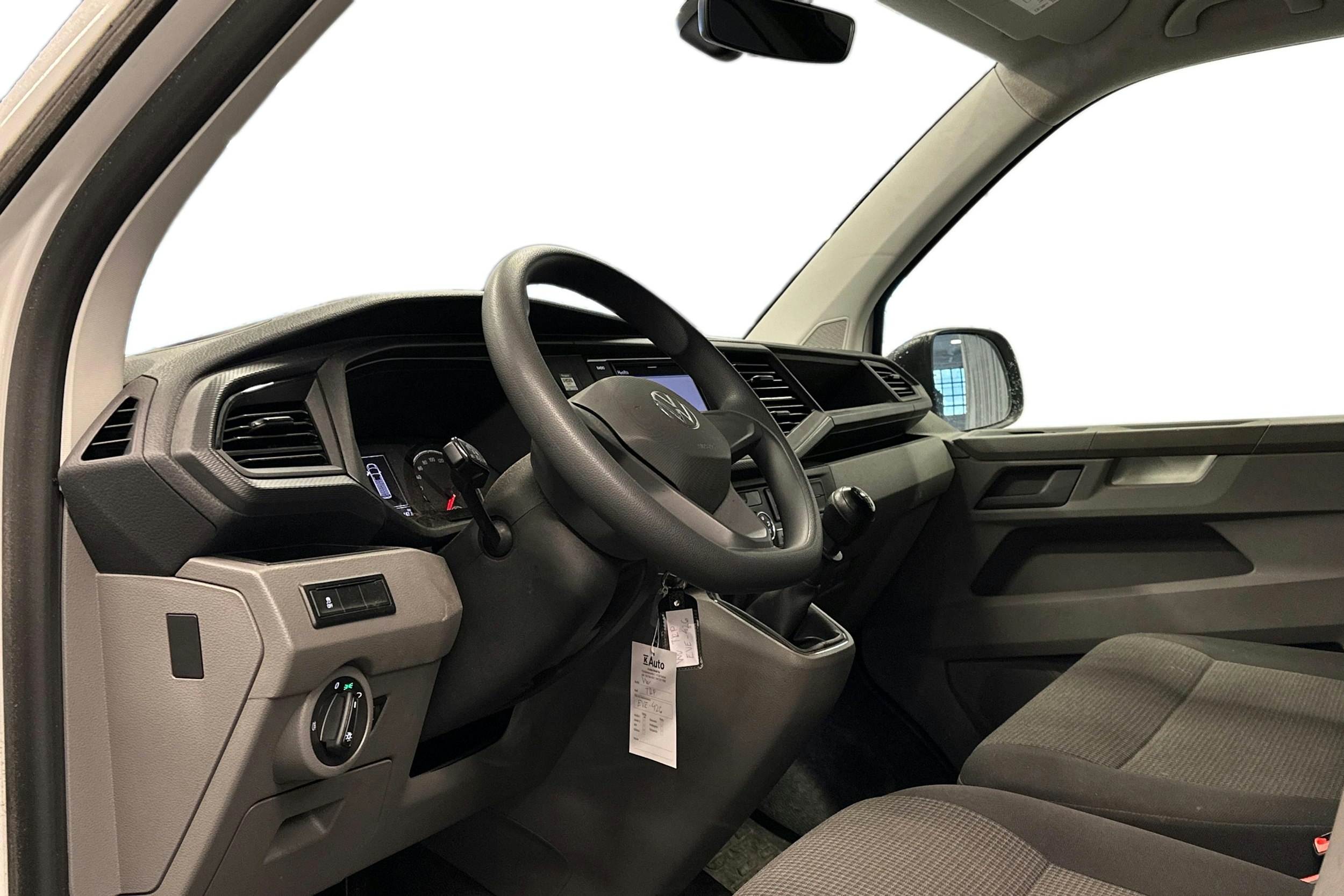 valkoinen Volkswagen Transporter 2024 kuva 3.