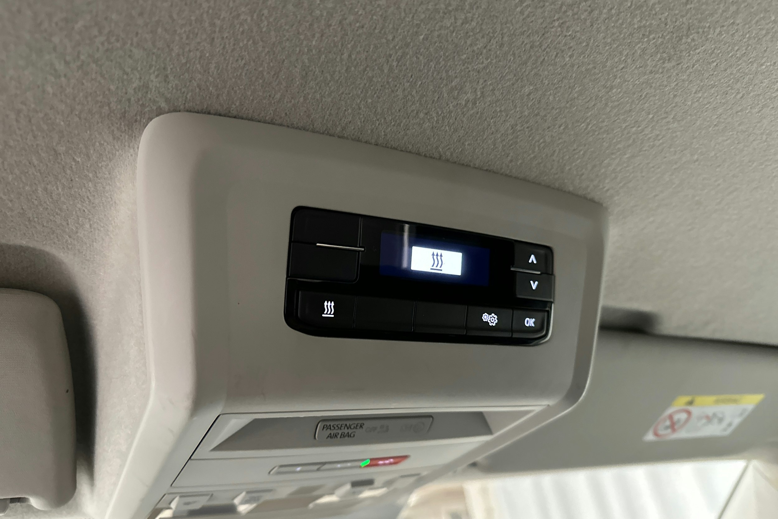 valkoinen Volkswagen Transporter 2024 kuva 25.