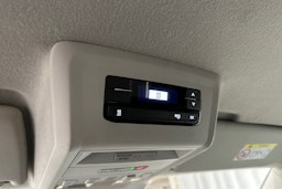 valkoinen Volkswagen Transporter 2024 kuva 25.