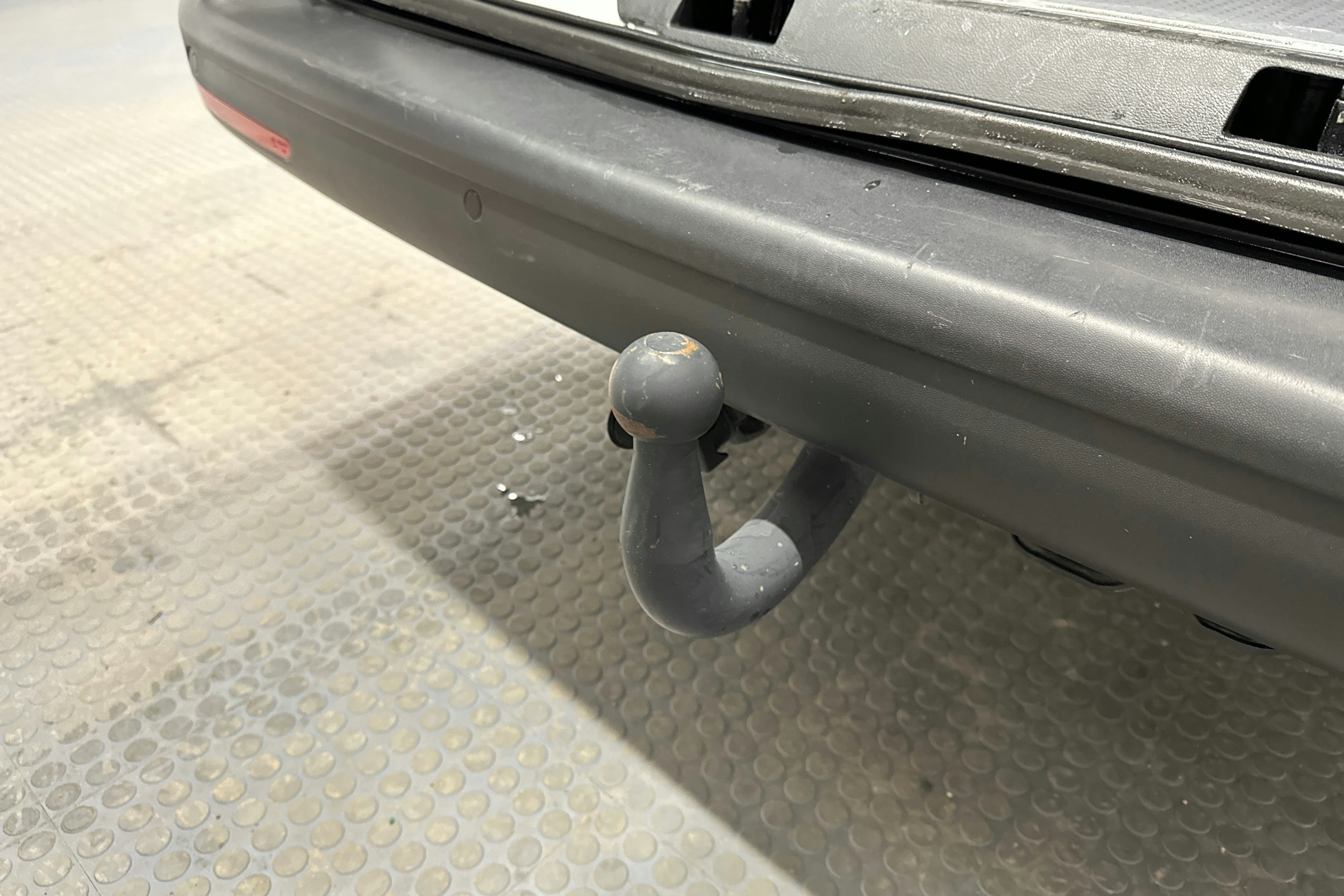 valkoinen Volkswagen Transporter 2024 kuva 29.