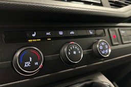 valkoinen Volkswagen Transporter 2024 kuva 23.