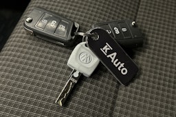 valkoinen Volkswagen Transporter 2024 kuva 25.