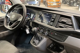 valkoinen Volkswagen Transporter 2024 kuva 10.