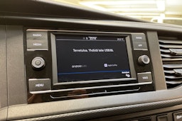 valkoinen Volkswagen Transporter 2024 kuva 24.