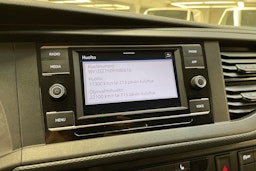 valkoinen Volkswagen Transporter 2024 kuva 27.