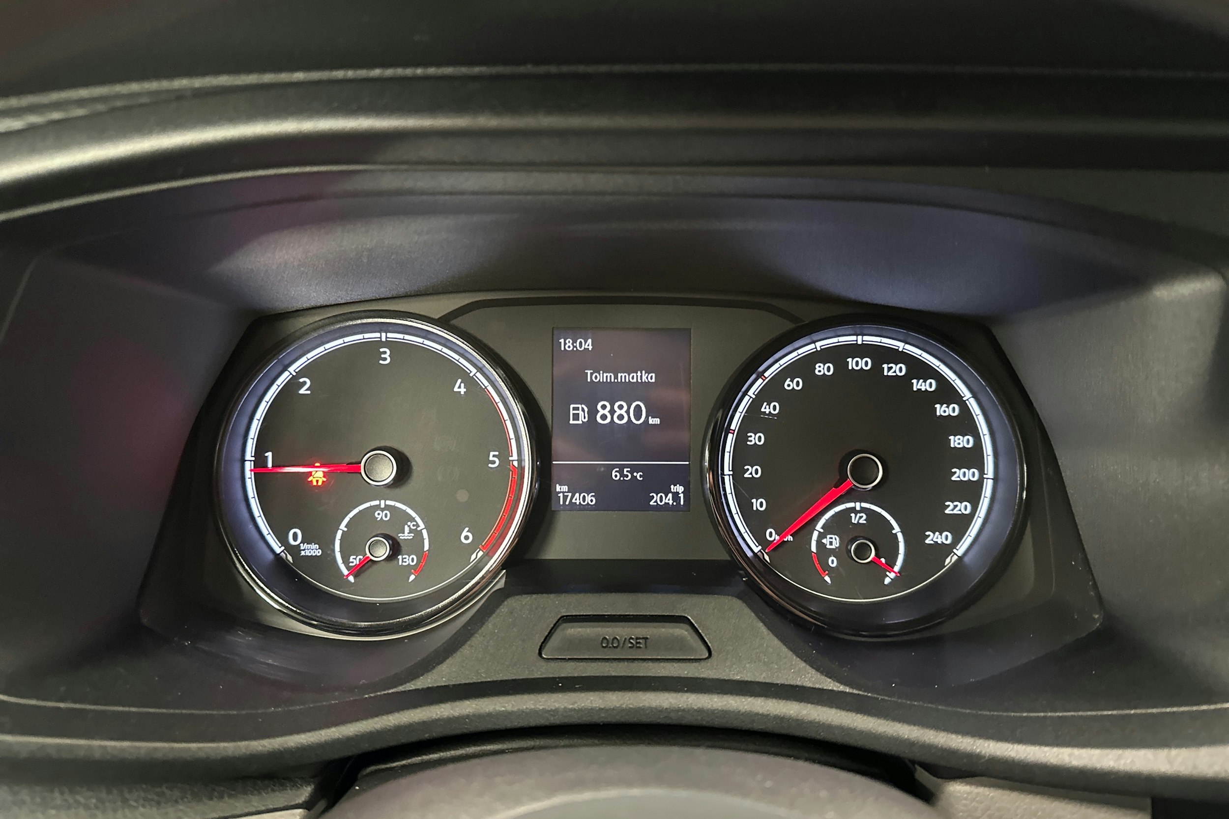 valkoinen Volkswagen Transporter 2024 kuva 17.