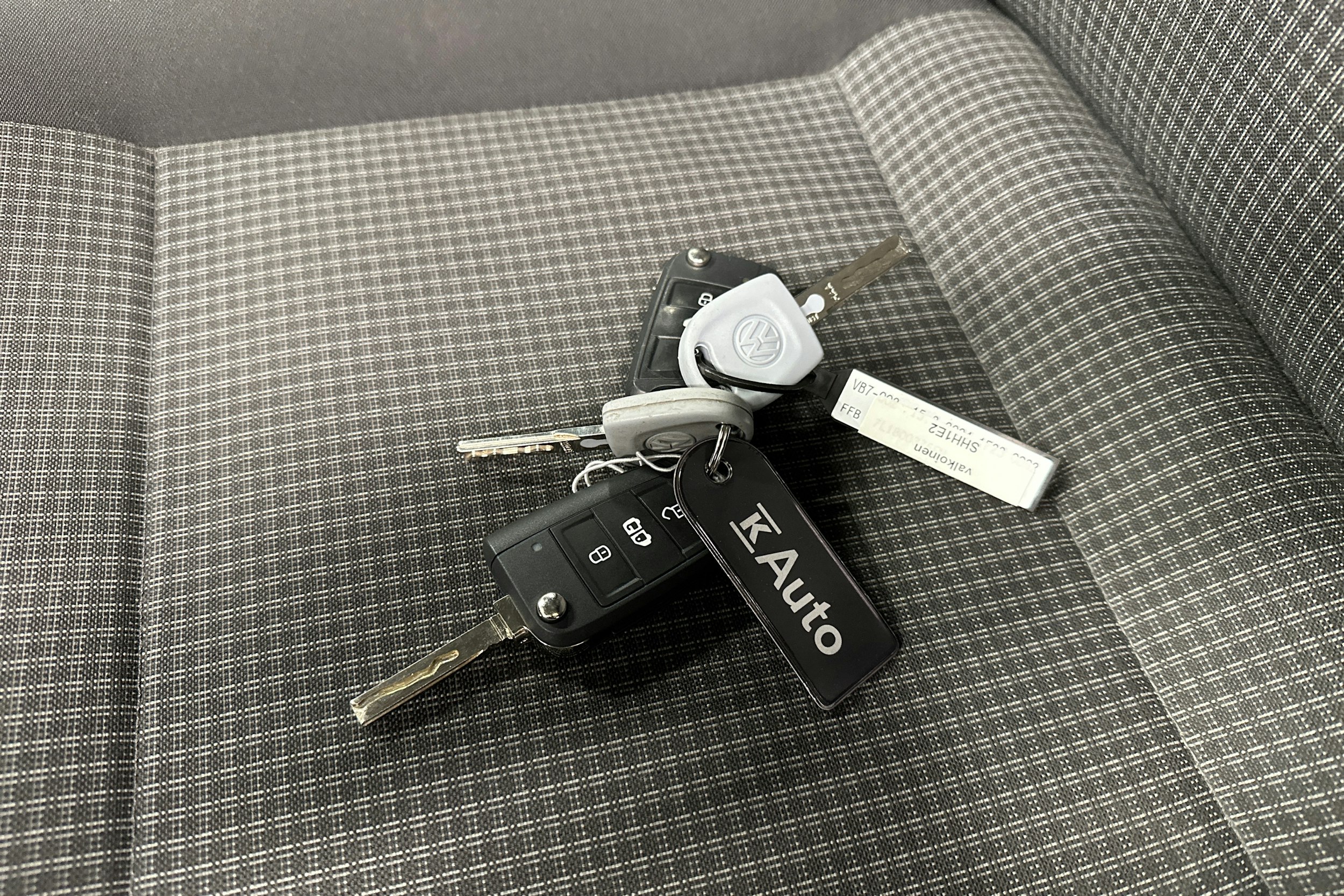 valkoinen Volkswagen Transporter 2024 kuva 27.