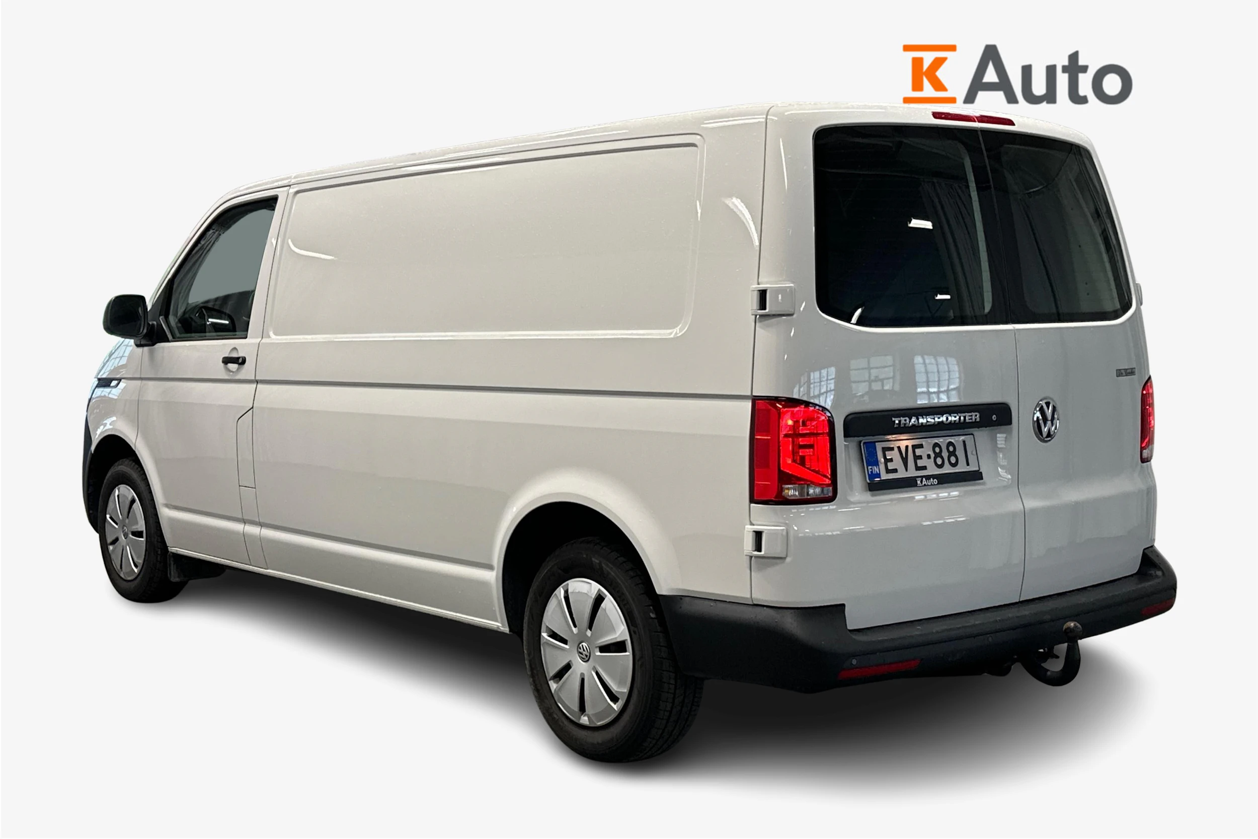 valkoinen Volkswagen Transporter 2024 kuva 2.