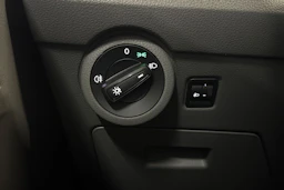 valkoinen Volkswagen Transporter 2024 kuva 15.