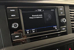 valkoinen Volkswagen Transporter 2024 kuva 17.
