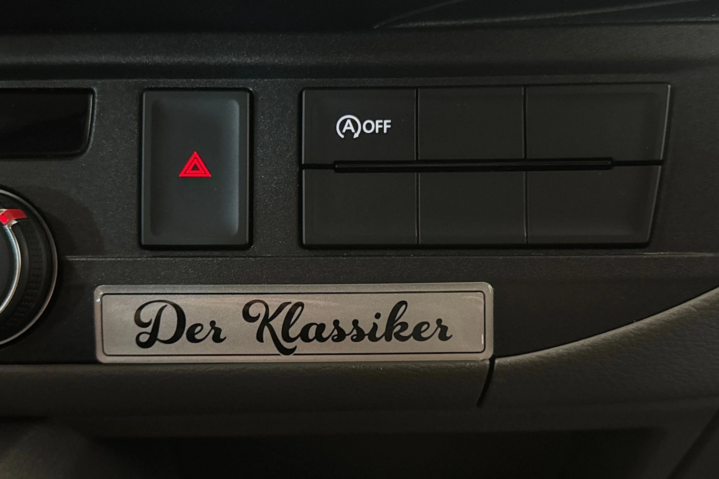 valkoinen Volkswagen Transporter 2024 kuva 21.