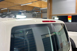 valkoinen Volkswagen Transporter 2024 kuva 28.