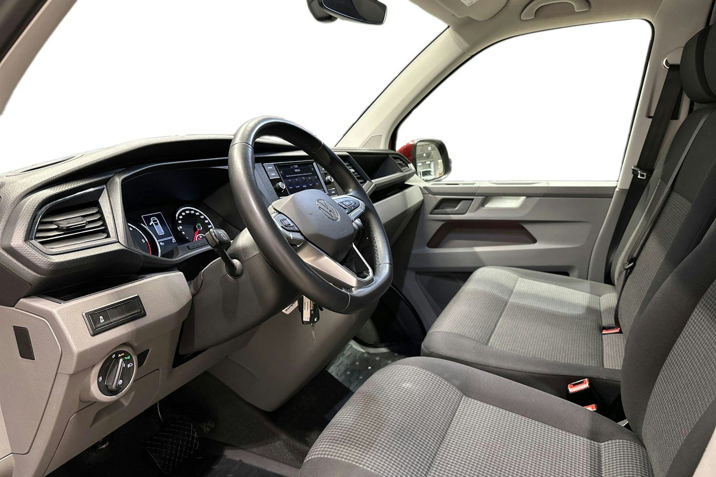 Punainen Volkswagen TRANSPORTER 2024 kuva 6.