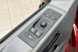 Punainen Volkswagen TRANSPORTER 2024 kuva 11.