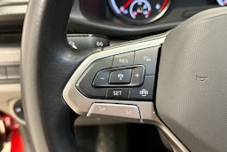 Punainen Volkswagen TRANSPORTER 2024 kuva 12.