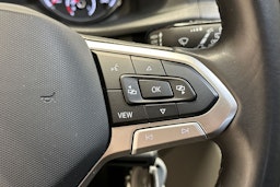 Punainen Volkswagen TRANSPORTER 2024 kuva 13.