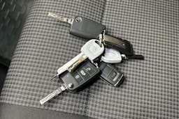 Punainen Volkswagen TRANSPORTER 2024 kuva 19.