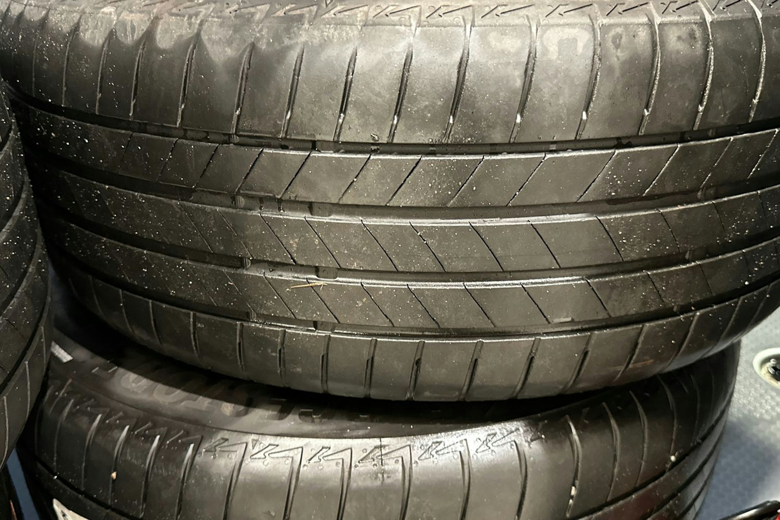 Punainen Volkswagen TRANSPORTER 2024 kuva 24.