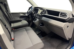 sininen Volkswagen Transporter 2024 kuva 8.
