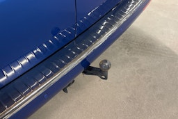 sininen Volkswagen Transporter 2024 kuva 12.