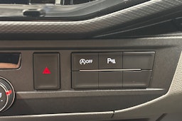 sininen Volkswagen Transporter 2024 kuva 24.