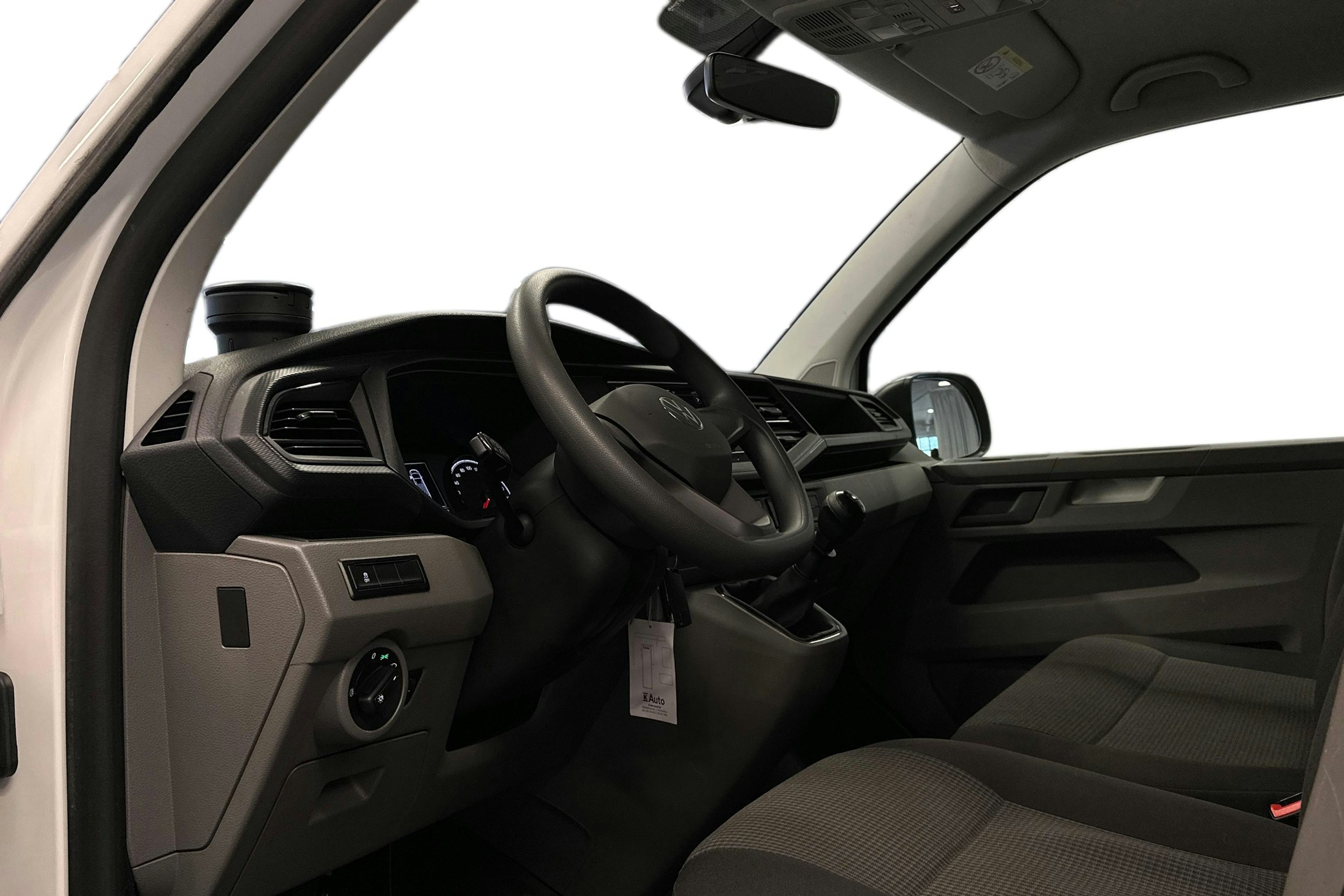 valkoinen Volkswagen Transporter 2024 kuva 8.