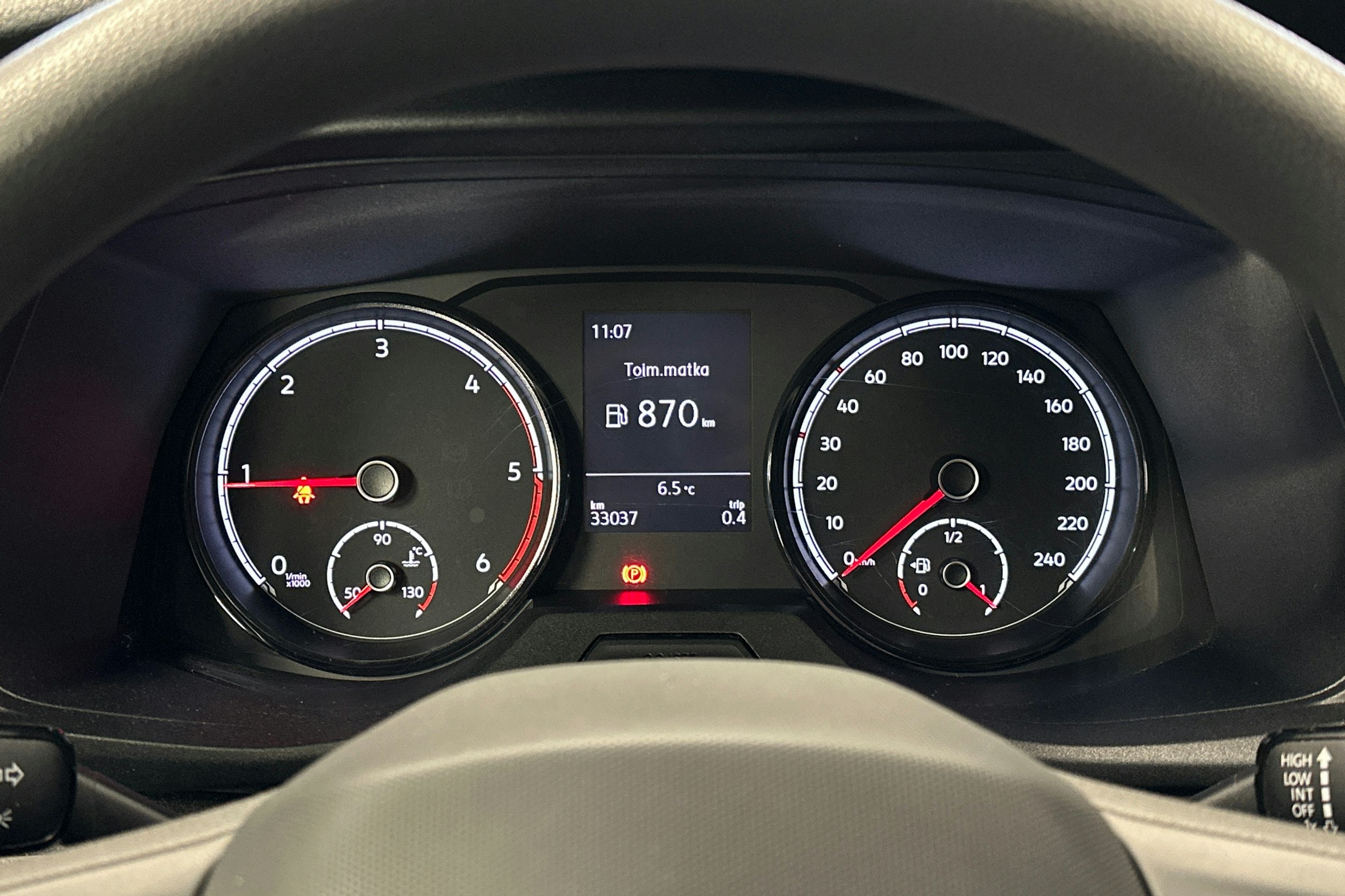 valkoinen Volkswagen Transporter 2024 kuva 14.