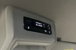 valkoinen Volkswagen Transporter 2024 kuva 17.