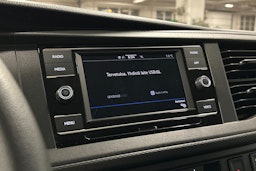 valkoinen Volkswagen Transporter 2024 kuva 15.