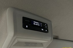 valkoinen Volkswagen Transporter 2024 kuva 18.