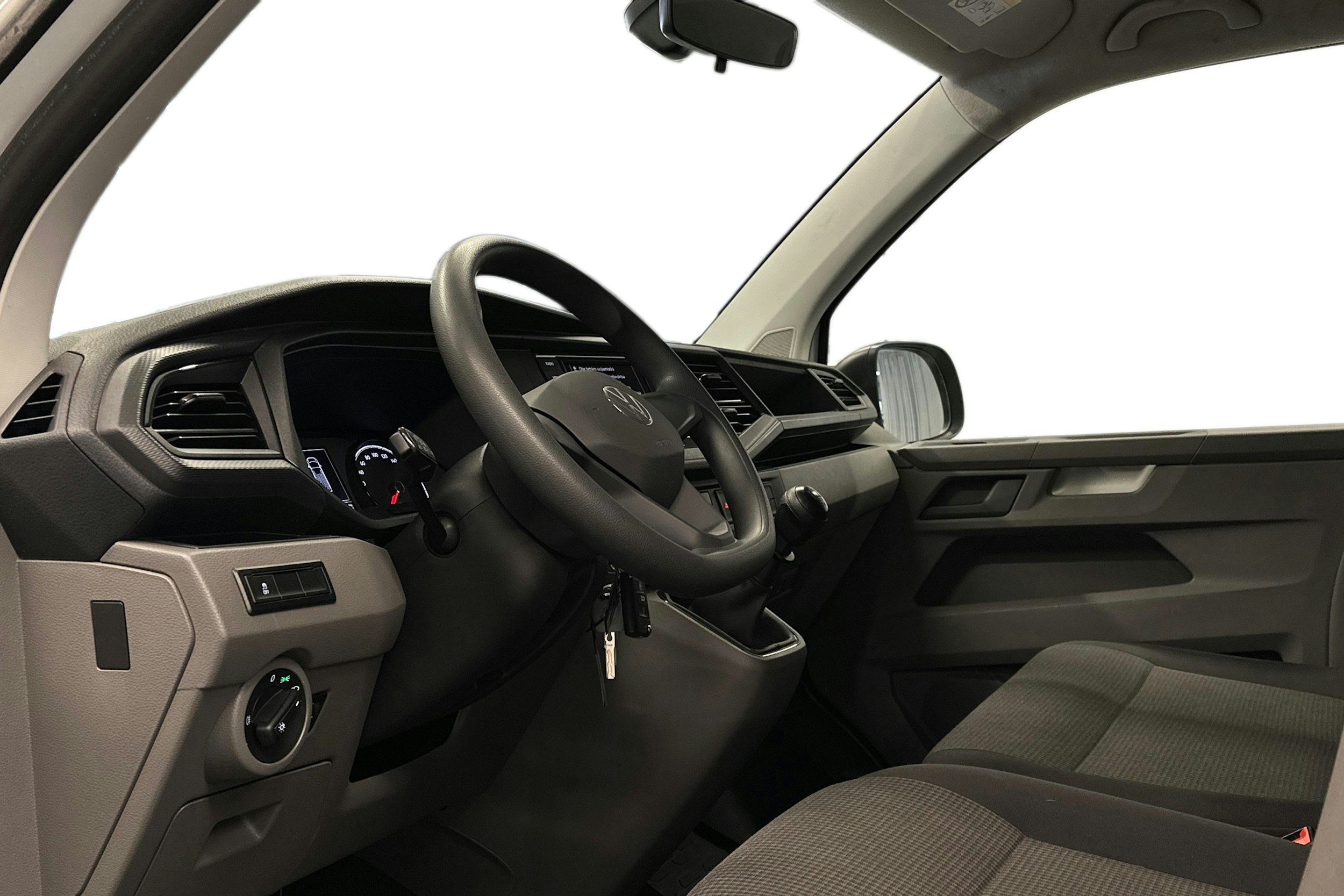 valkoinen Volkswagen Transporter 2024 kuva 8.