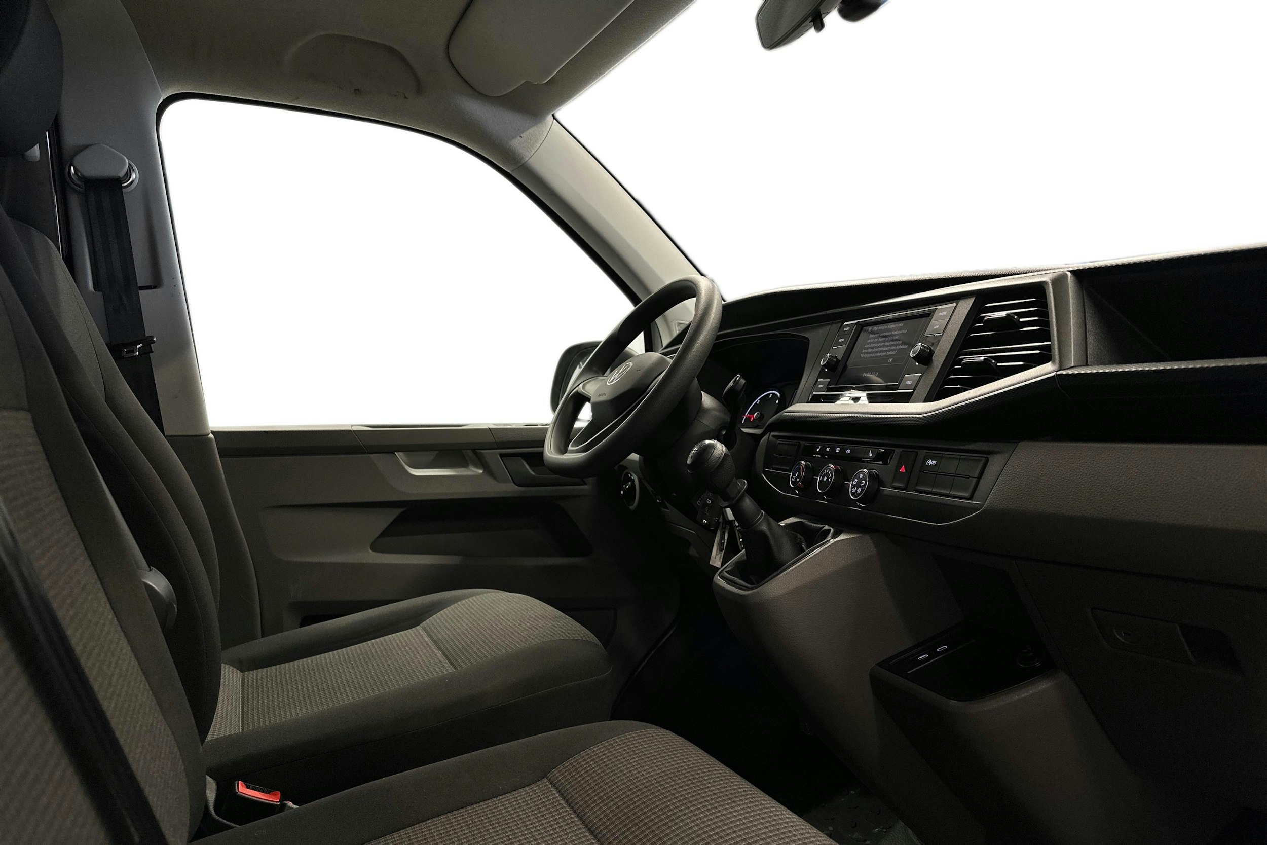 valkoinen Volkswagen Transporter 2024 kuva 9.