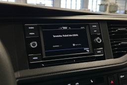 valkoinen Volkswagen Transporter 2024 kuva 14.