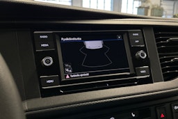 valkoinen Volkswagen Transporter 2024 kuva 15.