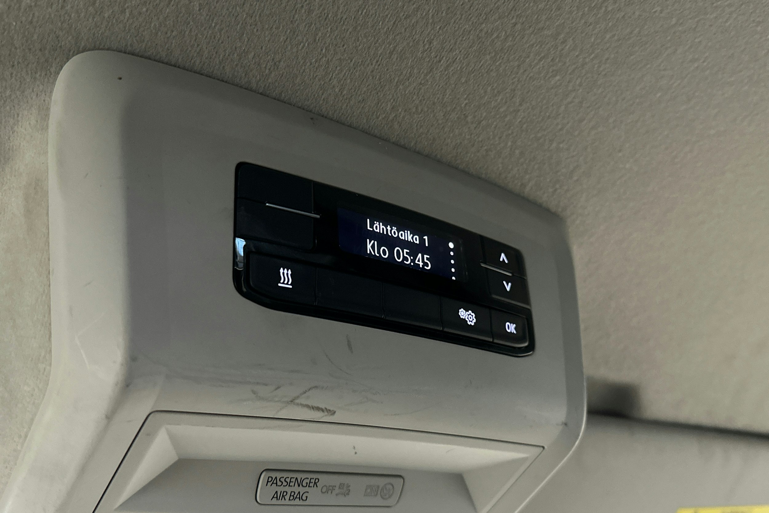 valkoinen Volkswagen Transporter 2024 kuva 16.