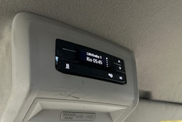 valkoinen Volkswagen Transporter 2024 kuva 16.