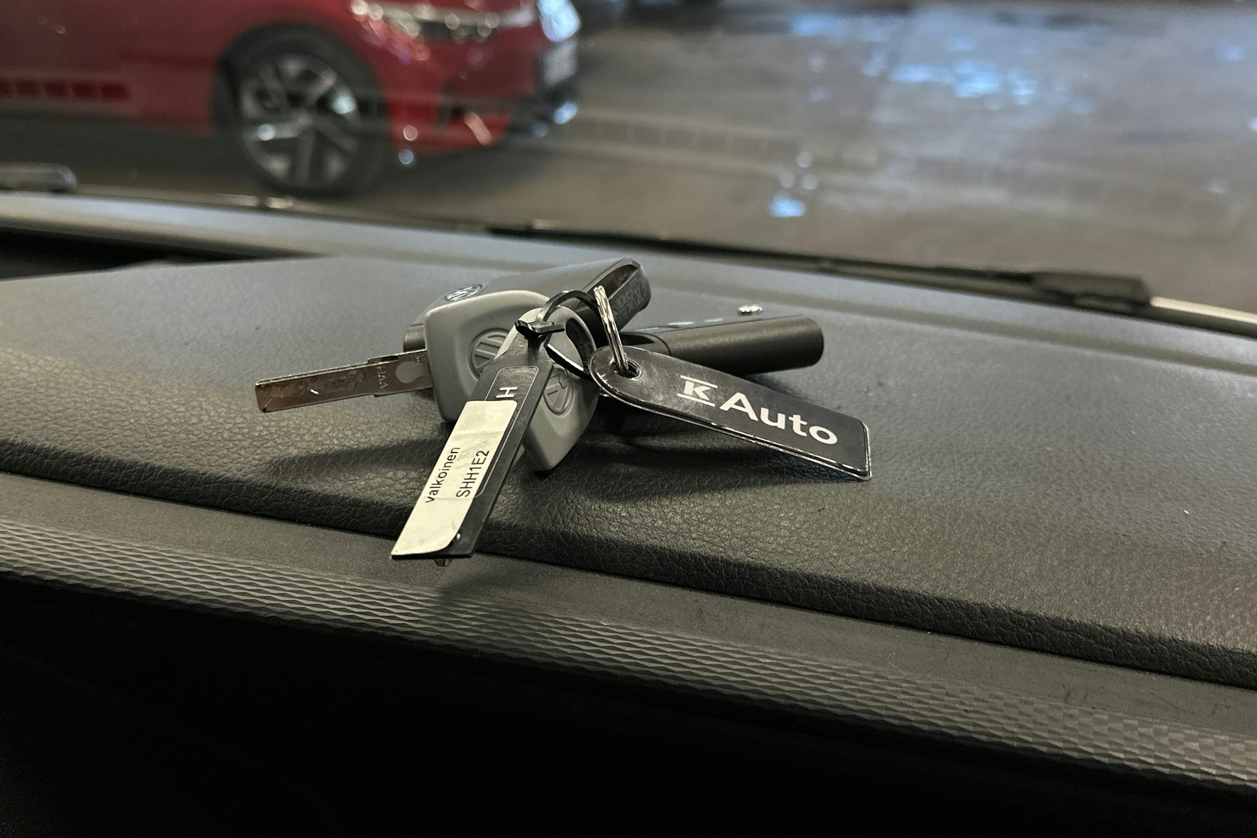 valkoinen Volkswagen Transporter 2024 kuva 20.