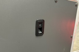 valkoinen Volkswagen Transporter 2024 kuva 16.