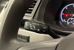 valkoinen Volkswagen Transporter 2024 kuva 21.