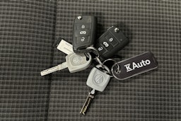 valkoinen Volkswagen Transporter 2024 kuva 27.